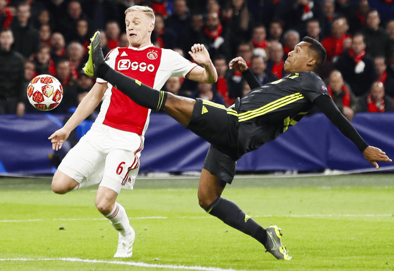 开云官网 -今晨突围战来临，费耶诺德围绕荷甲防线松动，媒体盛赞，轮换策略成焦点的简单介绍